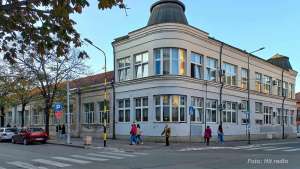 Novogodišnji humanitarni vašar u Medicinskoj školi 24. decembra - Hit Radio Pozarevac, Branicevski okrug